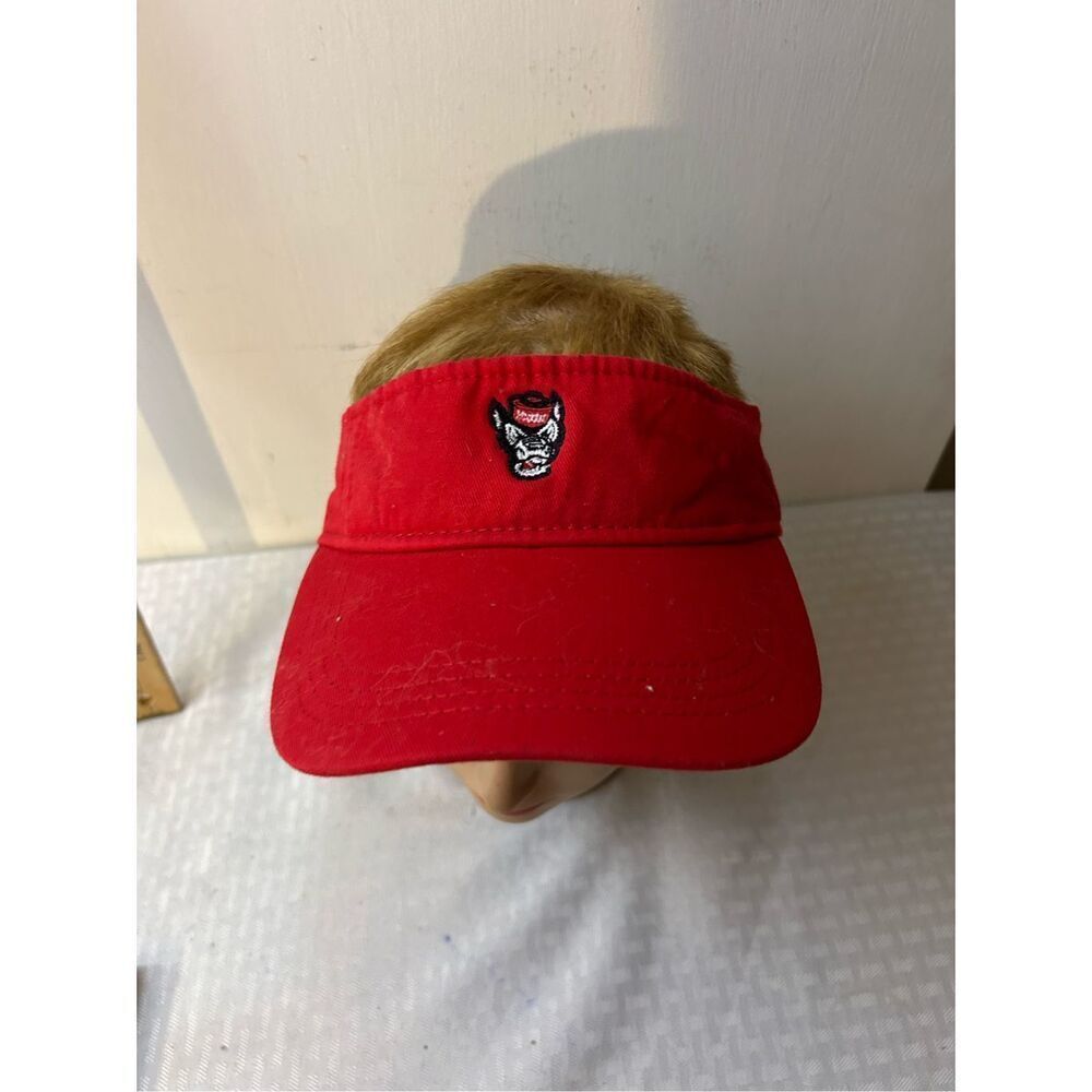 NC State red Wolfpack visor hat‎